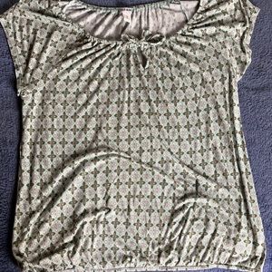 Old navy blousey elastic bottom cap sleeves size L